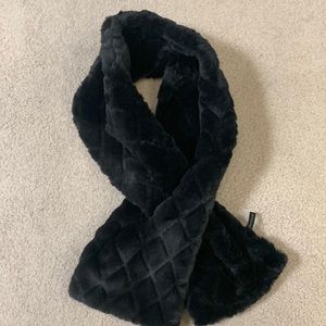 Ann Taylor Black Faux Fur Scarf NWOT